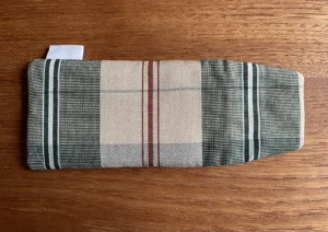 Etuis gruen-beige-rot back